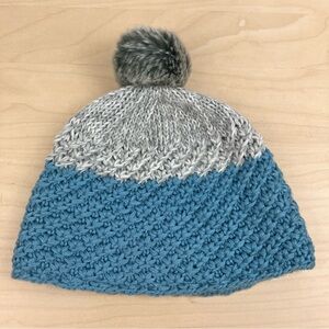 Pistil Women’s Winter Beanie Pom Hat Wool Blend Blue & Gray Faux Fur